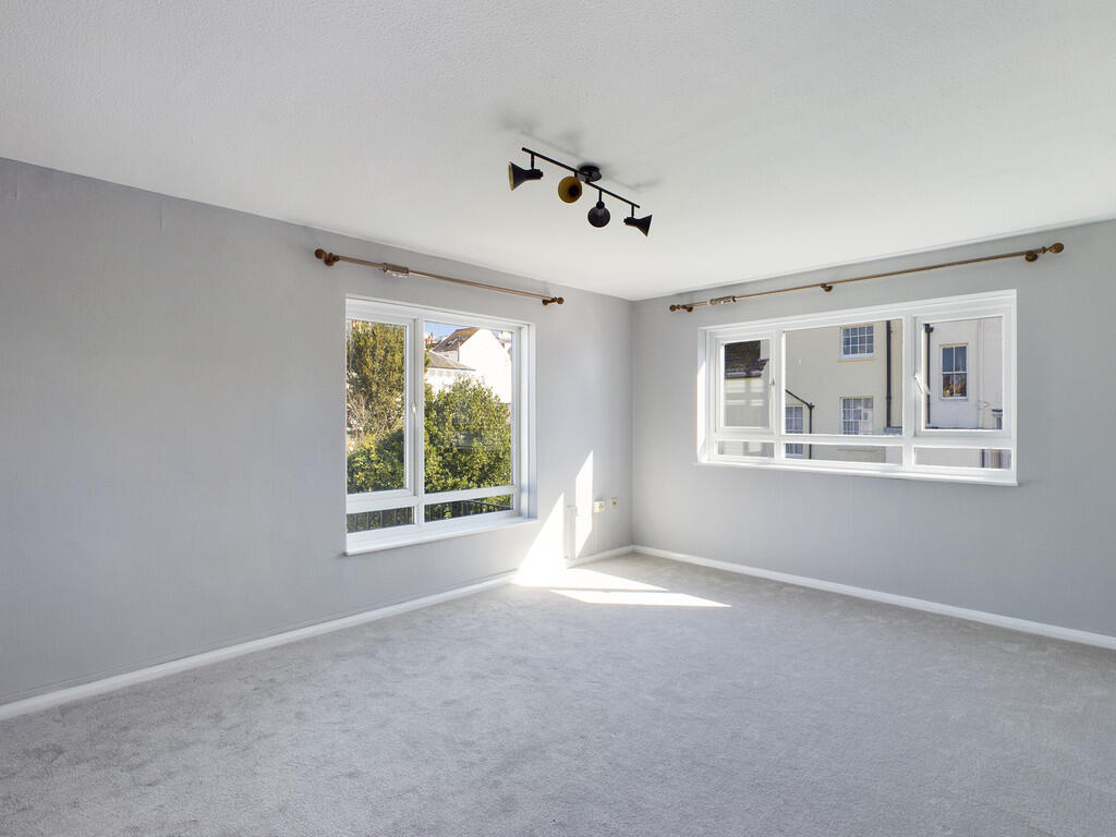 2 bed 1st Floor Flat for rent in Brighton and Hove. From Martin & Co - Brighton 2 bed 1st Floor Flat for rent in Brighton and Hove. From Martin & Co - Brighton