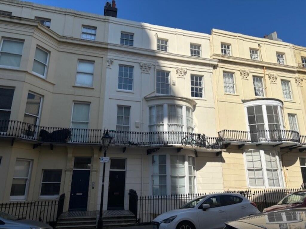 2 bed 1st Floor Flat for rent in Brighton and Hove. From Martin & Co - Brighton
