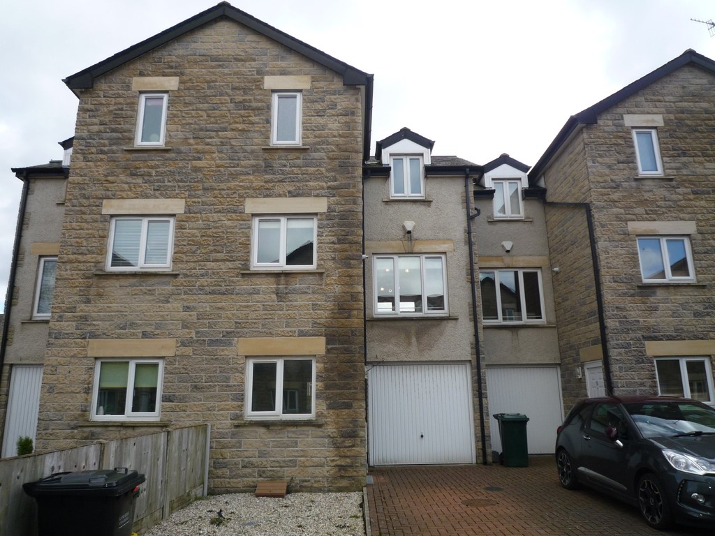 2 bed Town House for rent in Lancaster. From Martin & Co - Lancaster 2 bed Town House for rent in Lancaster. From Martin & Co - Lancaster