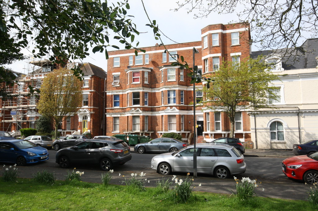2 bed Apartment for rent in Kent . From Martin & Co - Folkestone