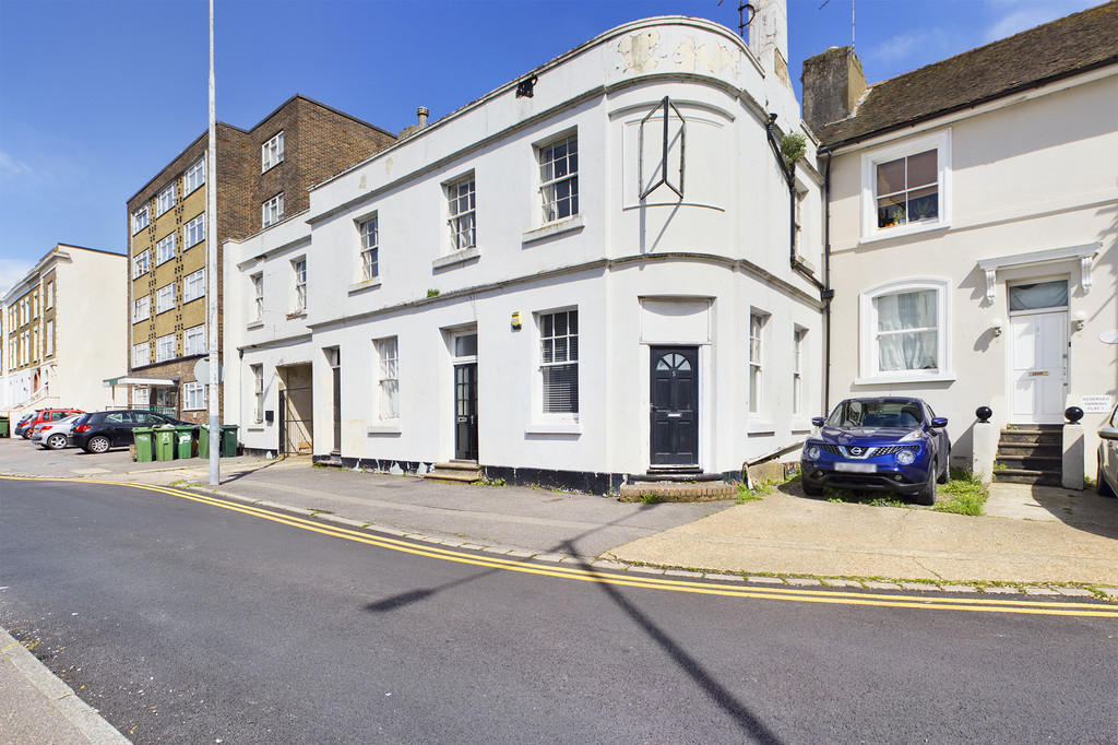 1 bed Apartment for rent in Kent. From Martin & Co - Folkestone