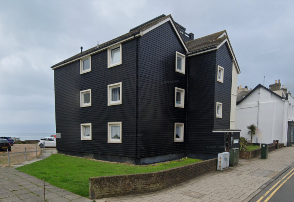 2 bed Apartment for rent in Kent. From Martin & Co - Folkestone