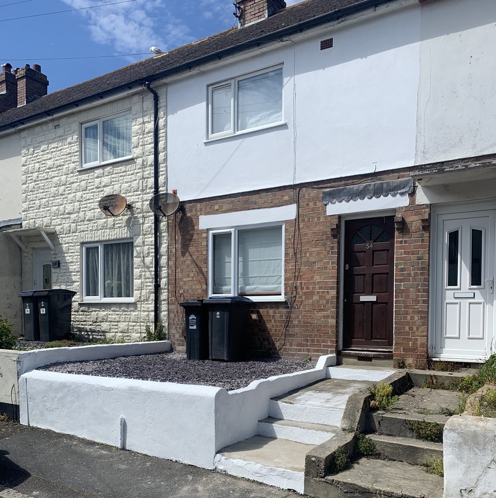 2 bed Mid Terraced House for rent in Kent. From Martin & Co - Folkestone