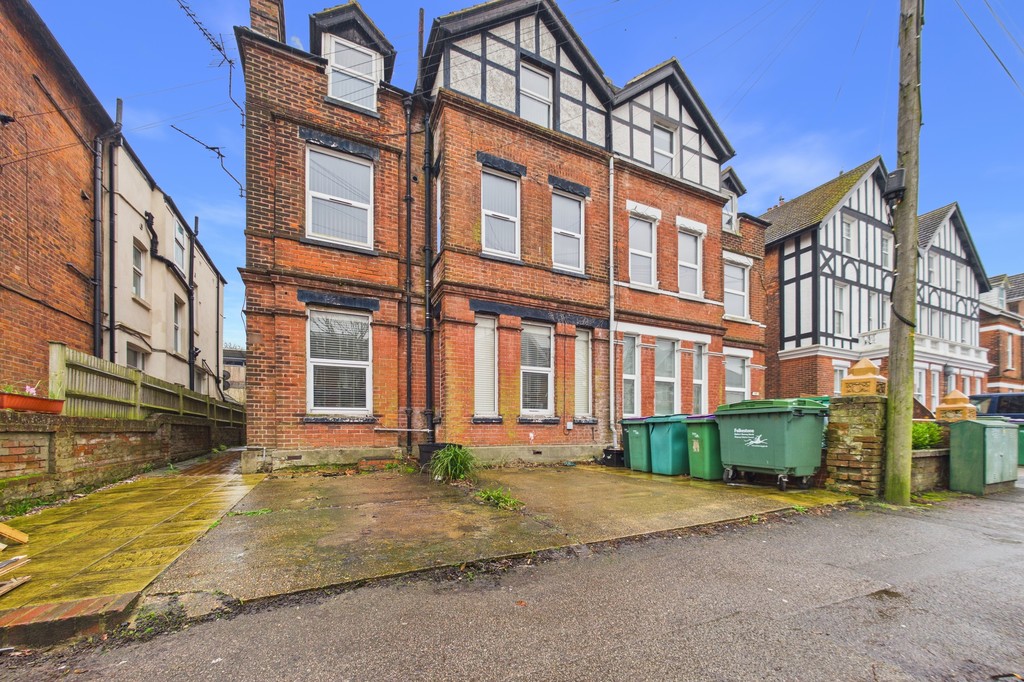 3 bed Annexe for rent in Kent. From Martin & Co - Folkestone