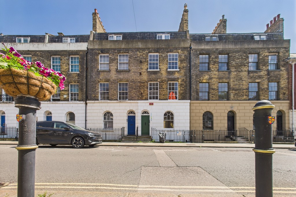 2 bed Annexe for rent in Kent. From Martin & Co - Folkestone 2 bed Annexe for rent in Kent. From Martin & Co - Folkestone