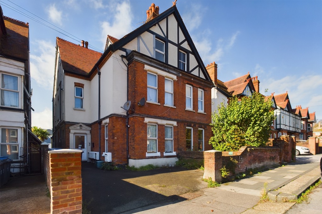2 bed 1st Floor Flat for rent in Dover. From Martin & Co - Folkestone