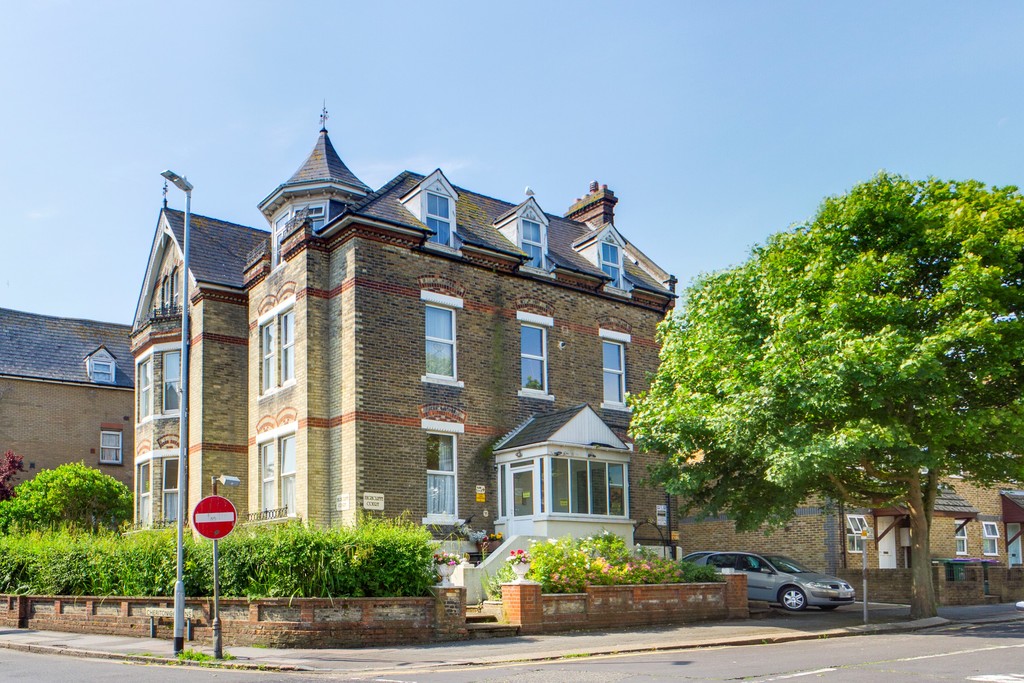 2 bed Apartment for rent in Kent. From Martin & Co - Folkestone 2 bed Apartment for rent in Kent. From Martin & Co - Folkestone