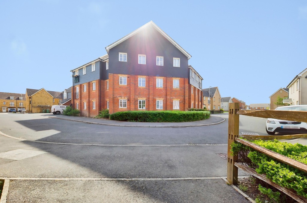 2 bed Apartment for rent in Kent. From Martin & Co - Folkestone