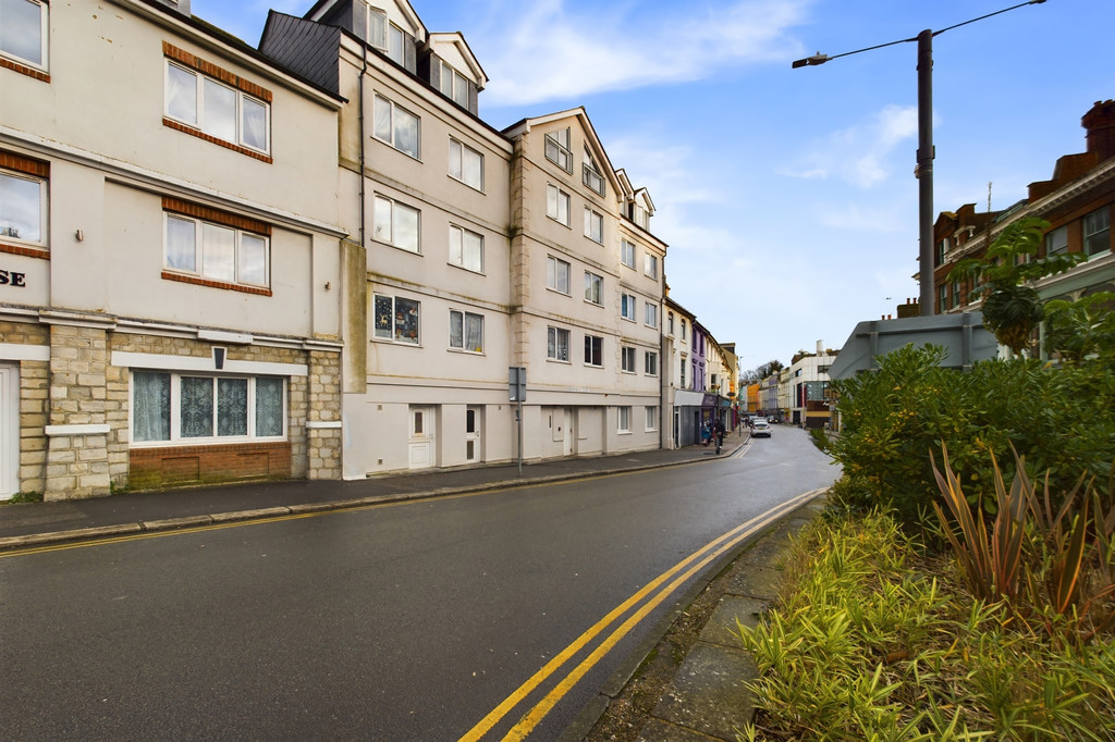 2 bed 1st Floor Flat for rent in Folkestone. From Martin & Co - Folkestone