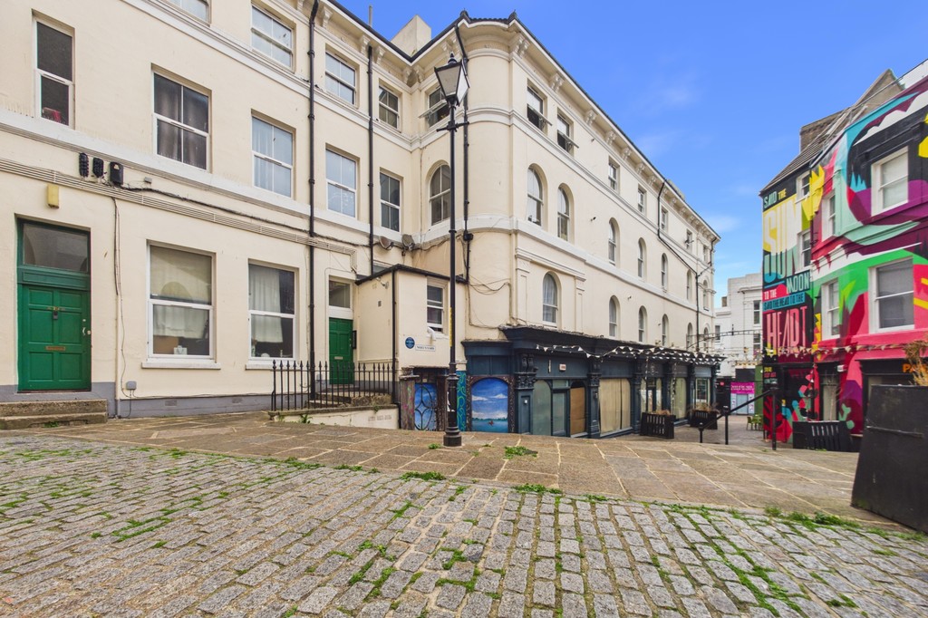 2 bed Apartment for rent in Kent. From Martin & Co - Folkestone