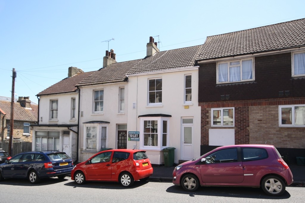 2 bed Mid Terraced House for rent in Kent. From Martin & Co - Folkestone 2 bed Mid Terraced House for rent in Kent. From Martin & Co - Folkestone