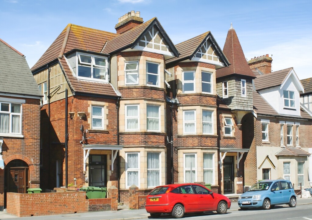 1 bed Apartment for rent in Kent. From Martin & Co - Folkestone