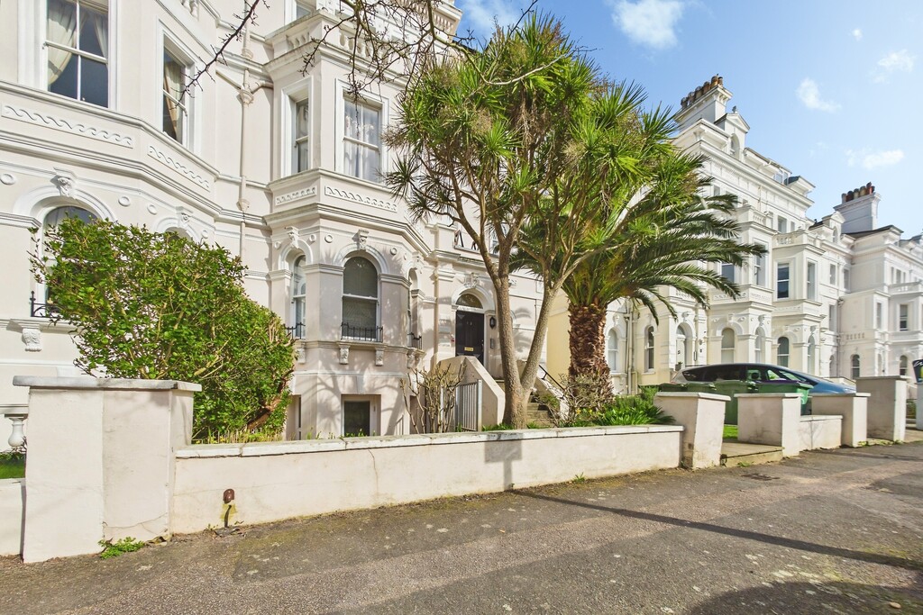 2 bed Apartment for rent in Kent. From Martin & Co - Folkestone 2 bed Apartment for rent in Kent. From Martin & Co - Folkestone