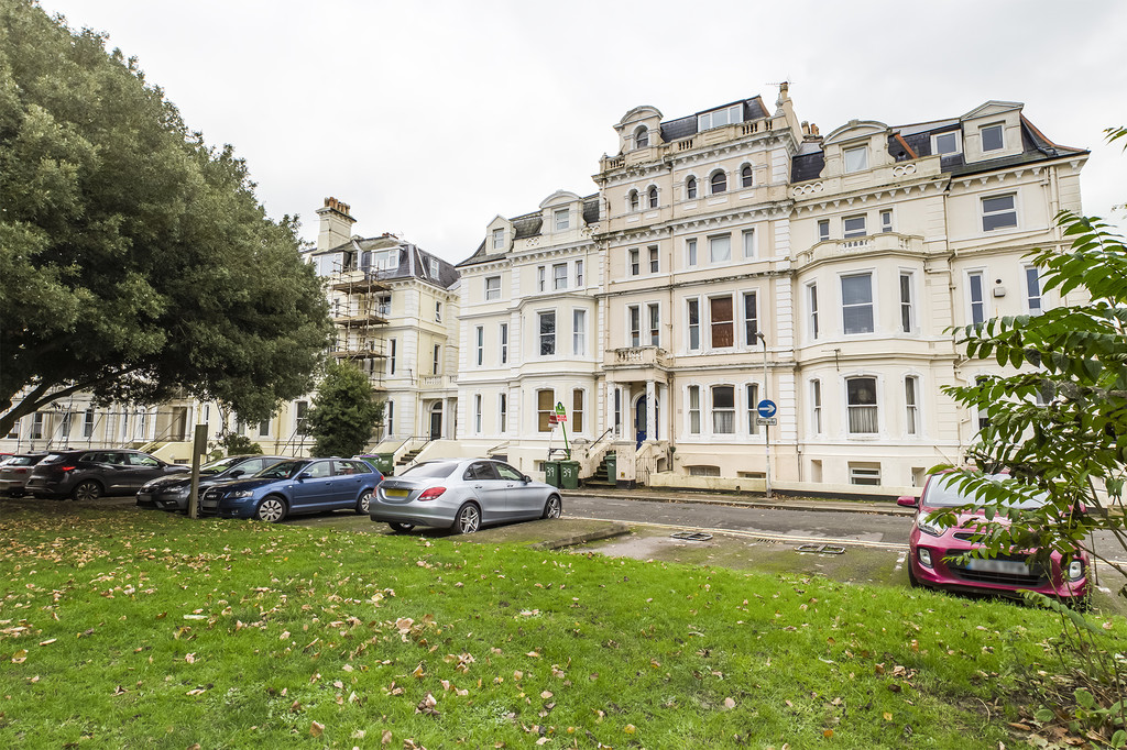 2 bed Apartment for rent in Kent. From Martin & Co - Folkestone