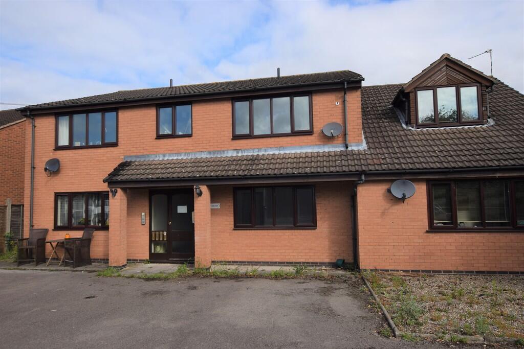 1 bed House (unspecified) for rent in Hinckley. From Martin & Co - Hinckley & Nuneaton