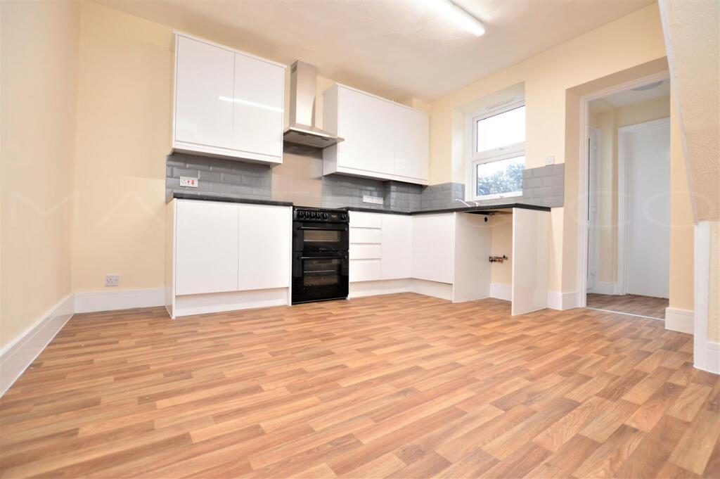 1 bed Annexe for rent in Rochester. From Martin & Co - Medway 1 bed Annexe for rent in Rochester. From Martin & Co - Medway