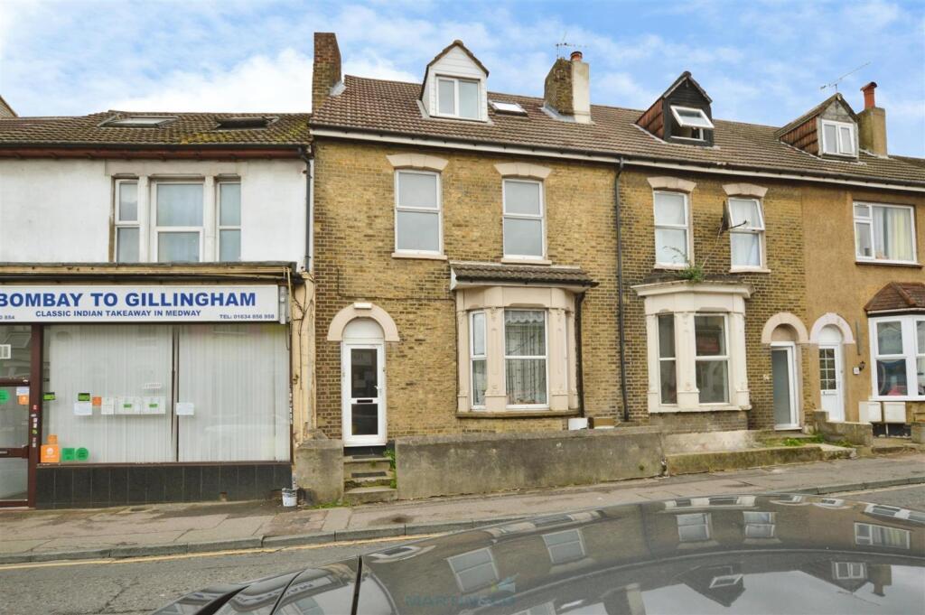 2 bed 1st Floor Flat for rent in Lower Twydall. From Martin & Co - Medway