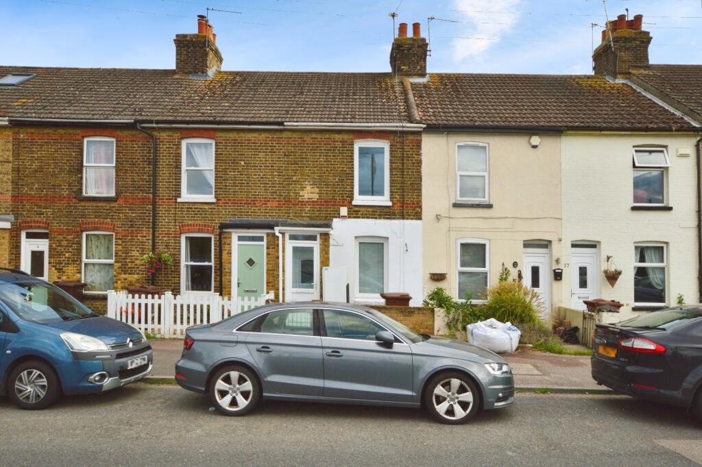 2 bed Mid Terraced House for rent in Upper Upnor. From Martin & Co - Medway