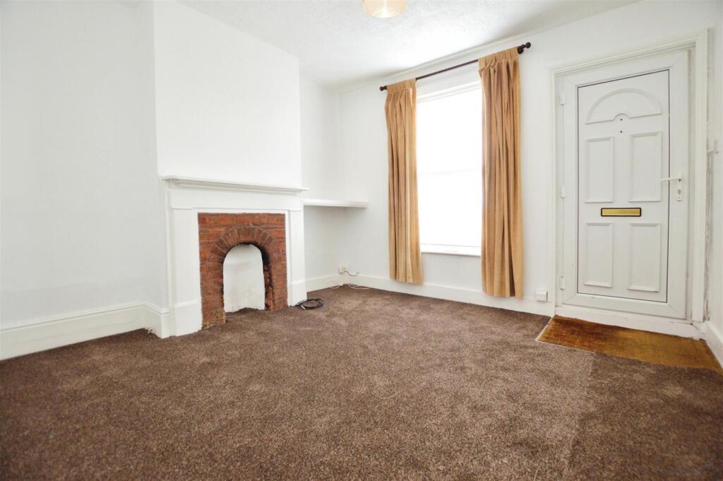 2 bed Mid Terraced House for rent in Teynham. From Martin & Co - Medway 2 bed Mid Terraced House for rent in Teynham. From Martin & Co - Medway