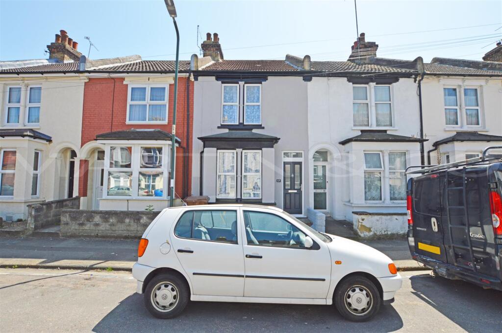 3 bed Mid Terraced House for rent in Wouldham. From Martin & Co - Medway 3 bed Mid Terraced House for rent in Wouldham. From Martin & Co - Medway