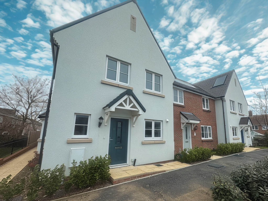 2 bed Semi Detached for rent in United Kingdom. From Martin & Co - Weymouth