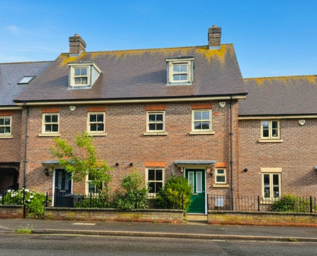 3 bed Mid Terraced House for rent in Dorset . From Martin & Co - Weymouth