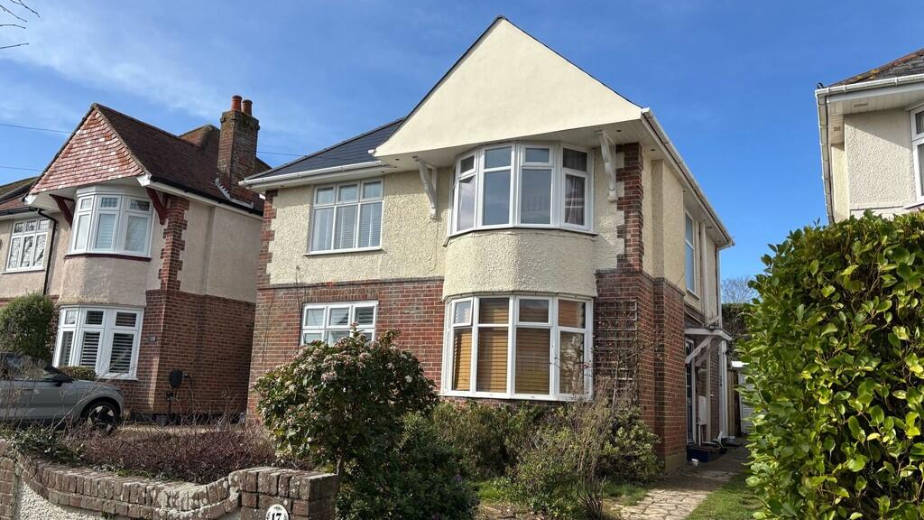2 bed Apartment for rent in Winkton. From Martin & Co - New Milton 2 bed Apartment for rent in Winkton. From Martin & Co - New Milton