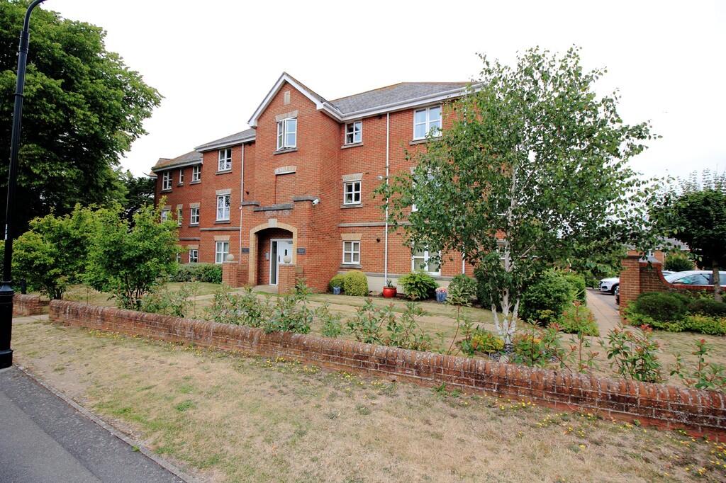 2 bed Apartment for rent in Lymington. From Martin & Co - New Milton 2 bed Apartment for rent in Lymington. From Martin & Co - New Milton