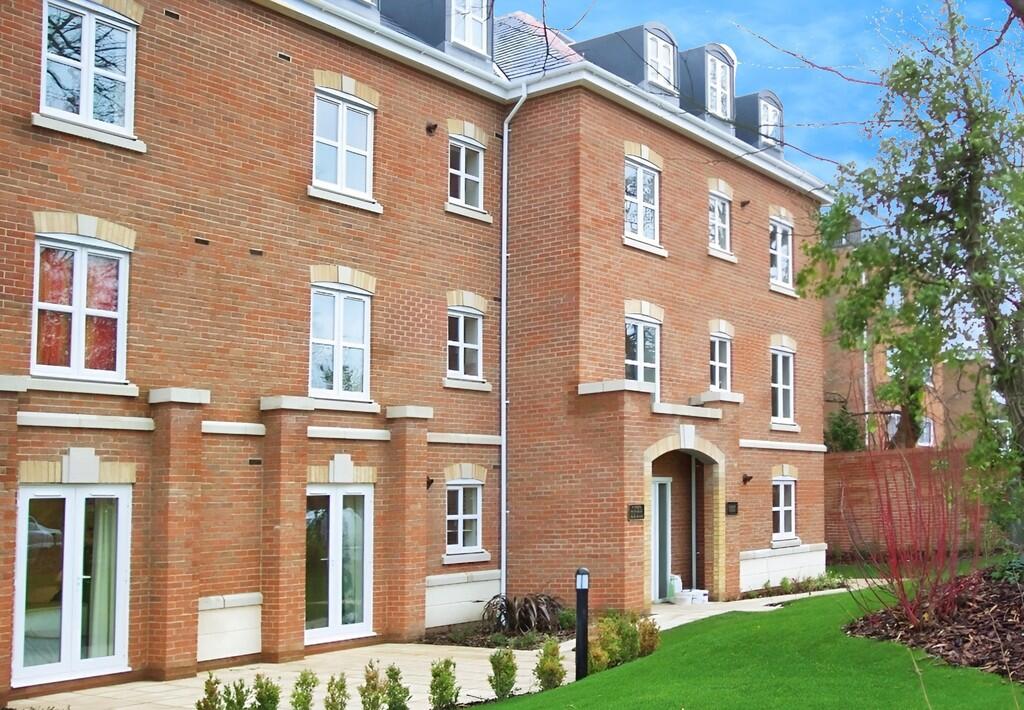 2 bed Apartment for rent in Lymington. From Martin & Co - New Milton