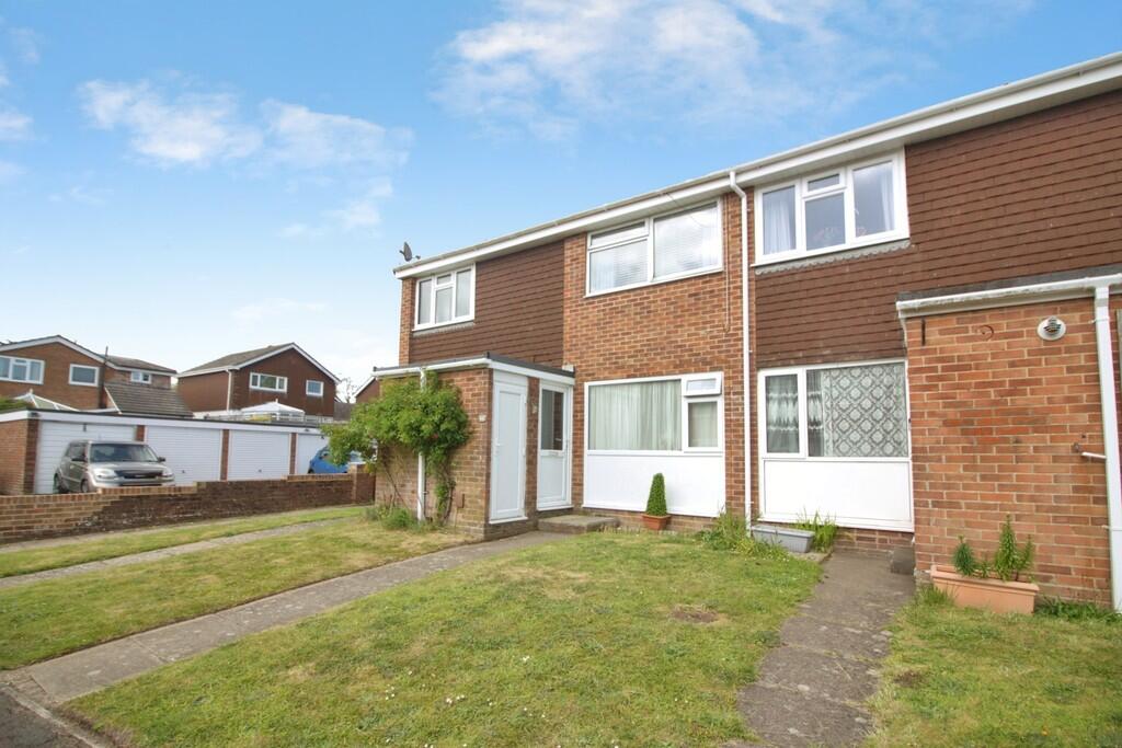 2 bed 1st Floor Flat for rent in Winkton. From Martin & Co - New Milton