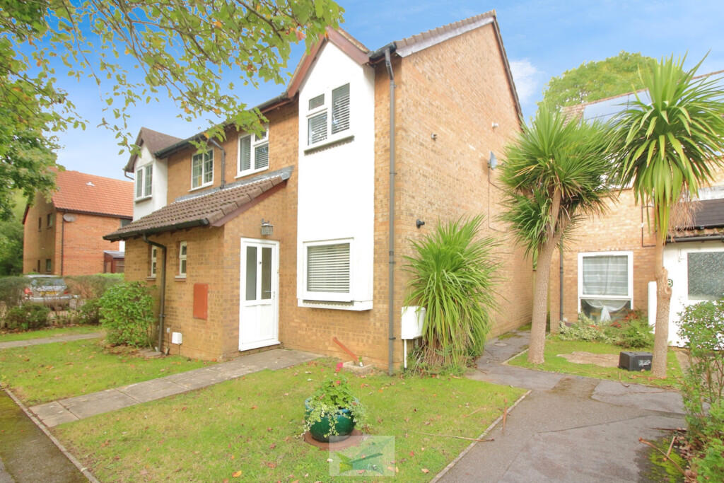 3 bed Semi Detached for rent in Ashley. From Martin & Co - New Milton 3 bed Semi Detached for rent in Ashley. From Martin & Co - New Milton