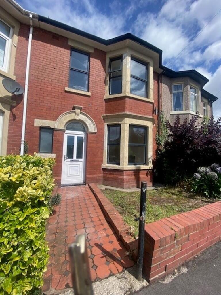 3 bed Mid Terraced House for rent in Newport. From Martin & Co - Newport