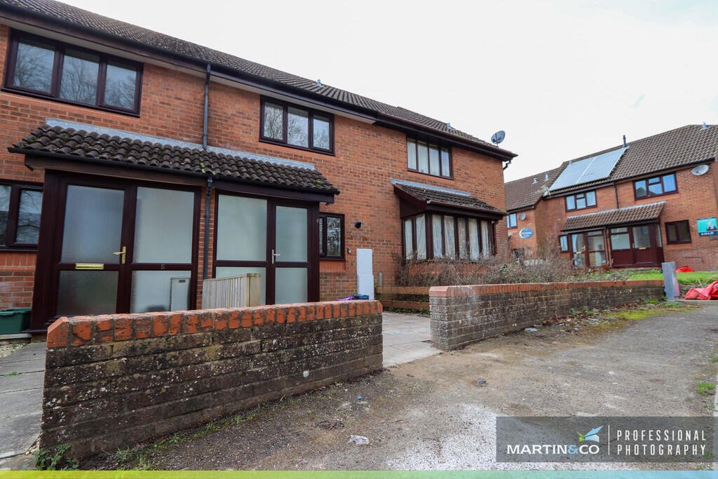 2 bed Mid Terraced House for rent in Caldicot. From Martin & Co - Newport