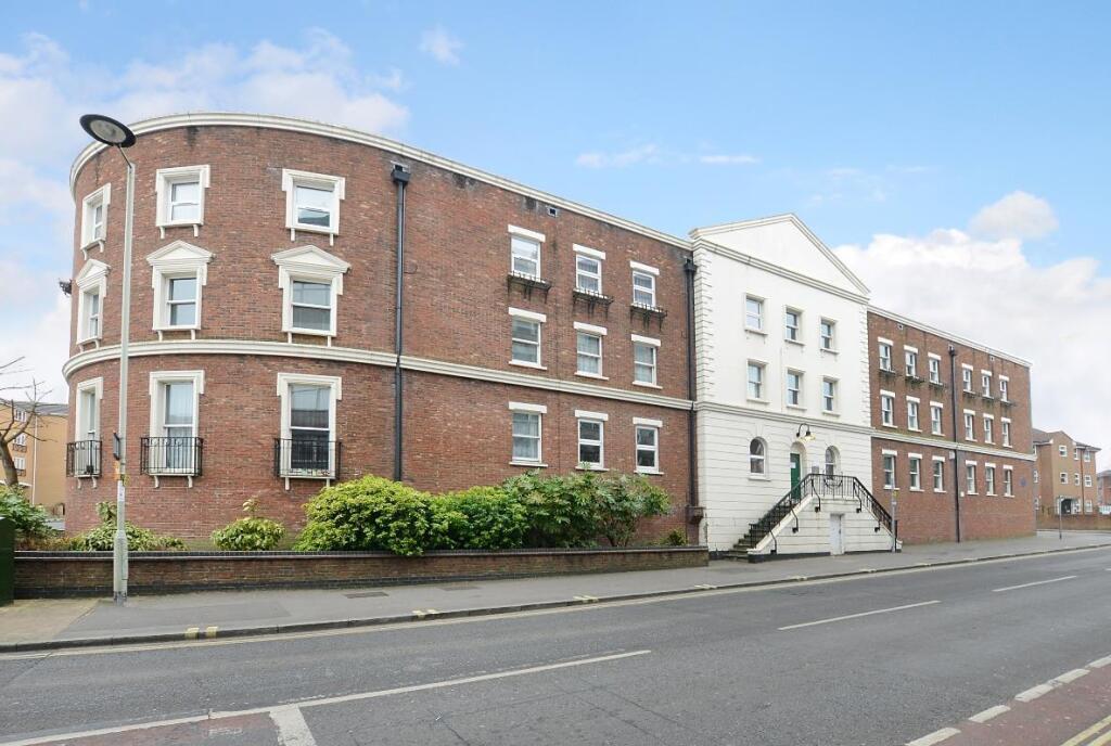 1 bed 1st Floor Flat for rent in Aldershot. From Martin & Co - Aldershot