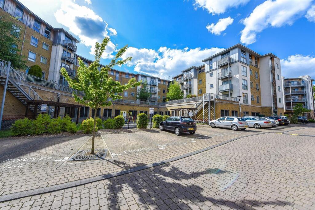 2 bed Apartment for rent in Farnborough. From Martin & Co - Aldershot