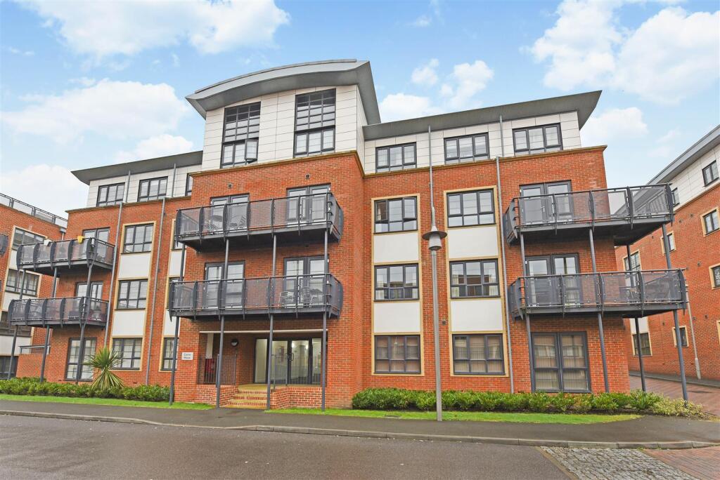 2 bed Apartment for rent in Farnborough. From Martin & Co - Aldershot