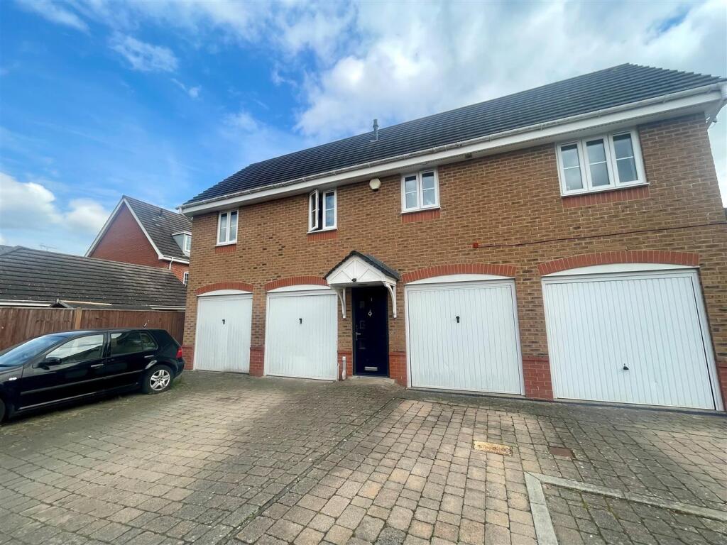 2 bed Annexe for rent in Ash Green. From Martin & Co - Aldershot
