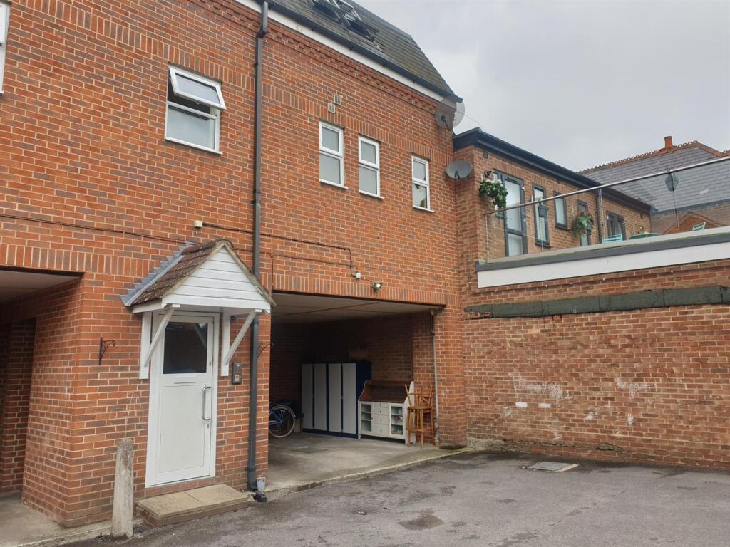 1 bed Apartment for rent in Farnborough. From Martin & Co - Aldershot