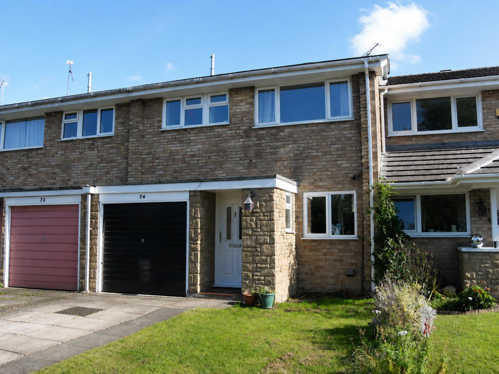 3 bed Mid Terraced House for rent in Farnborough. From Martin & Co - Aldershot 3 bed Mid Terraced House for rent in Farnborough. From Martin & Co - Aldershot