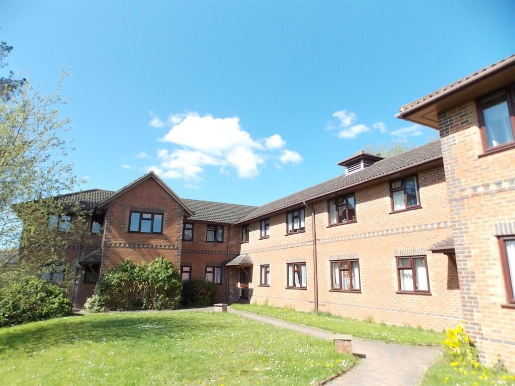 1 bed Apartment for rent in Ash Green. From Martin & Co - Aldershot