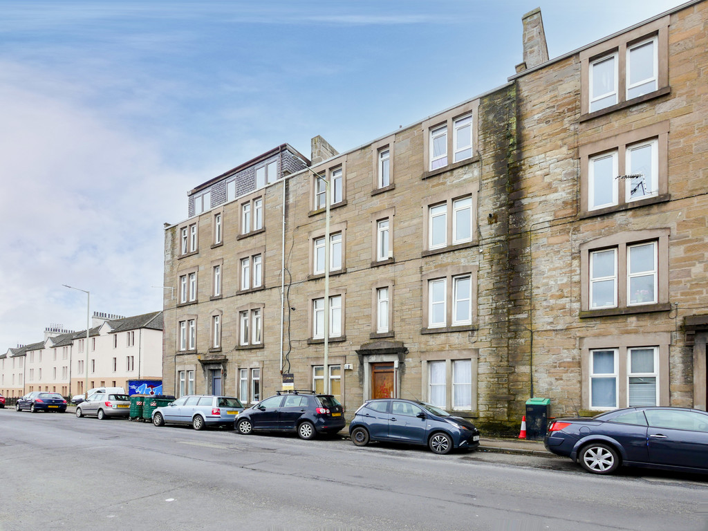 1 bed Flat for rent in .   . From Martin & Co - Dundee