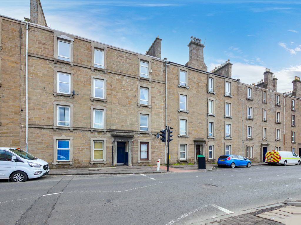 1 bed Flat for rent in Scotland . From Martin & Co - Dundee