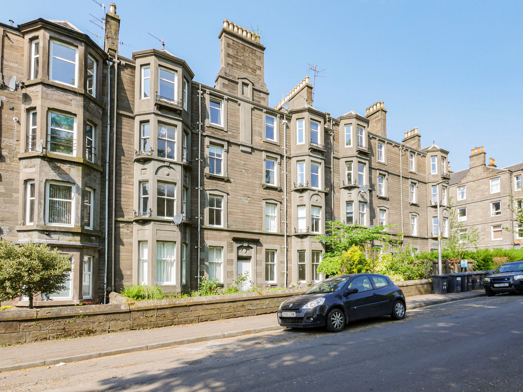 2 bed Ground Floor Flat for rent in .. From Martin & Co - Dundee