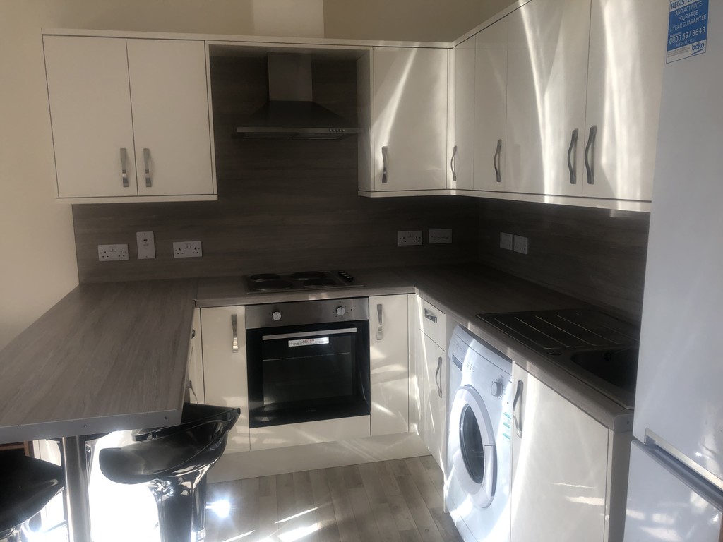 4 bed 1st Floor Flat for rent in Scotland. From Martin & Co - Dundee