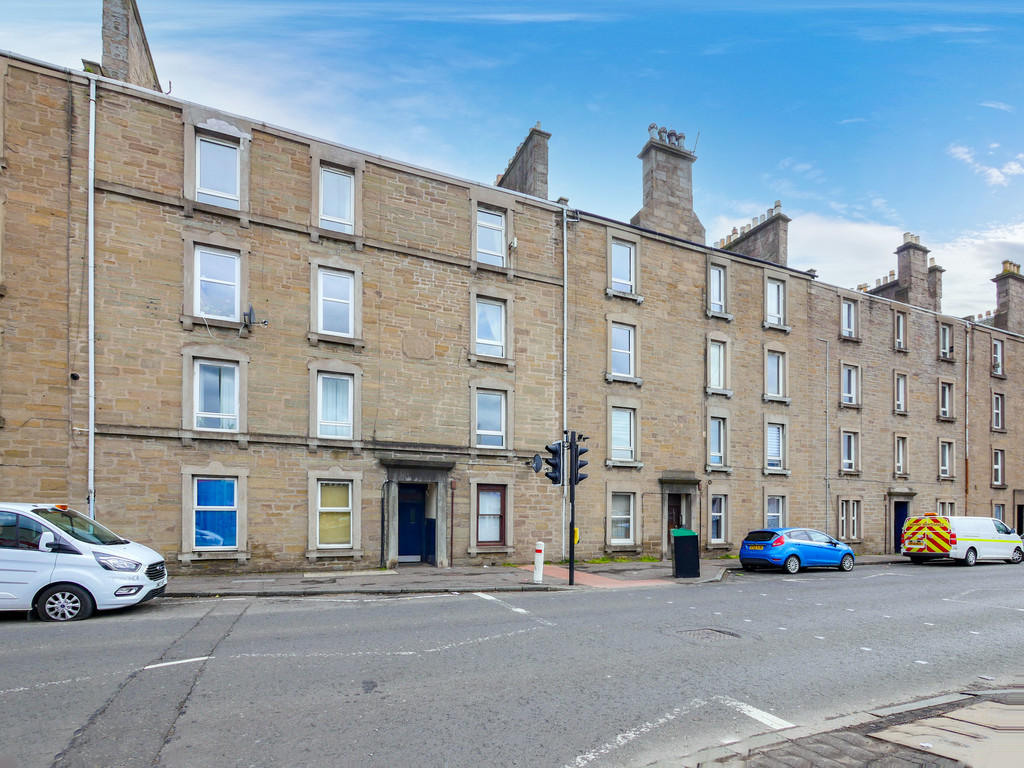 1 bed 1st Floor Flat for rent in Scotland . From Martin & Co - Dundee