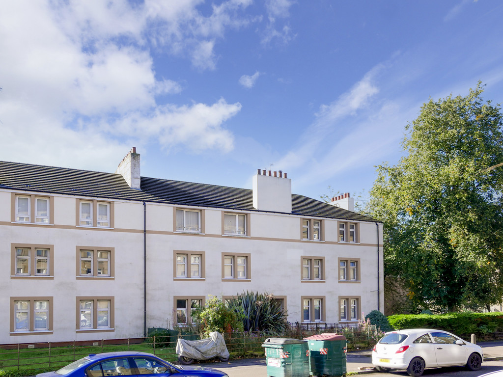 2 bed Ground Floor Flat for rent in Scotland. From Martin & Co - Dundee