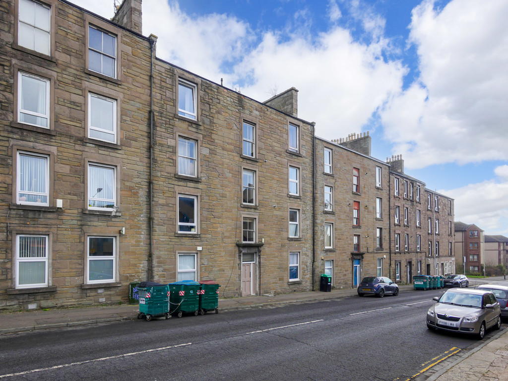 2 bed 1st Floor Flat for rent in  . From Martin & Co - Dundee