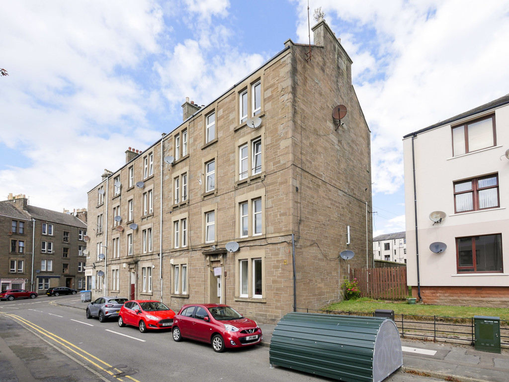1 bed 1st Floor Flat for rent in Bridgefoot. From Martin & Co - Dundee