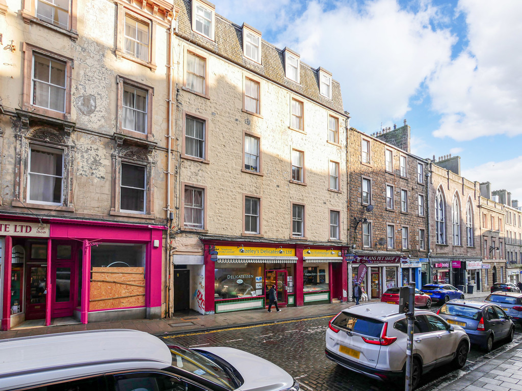 2 bed 1st Floor Flat for rent in Dundee. From Martin & Co - Dundee