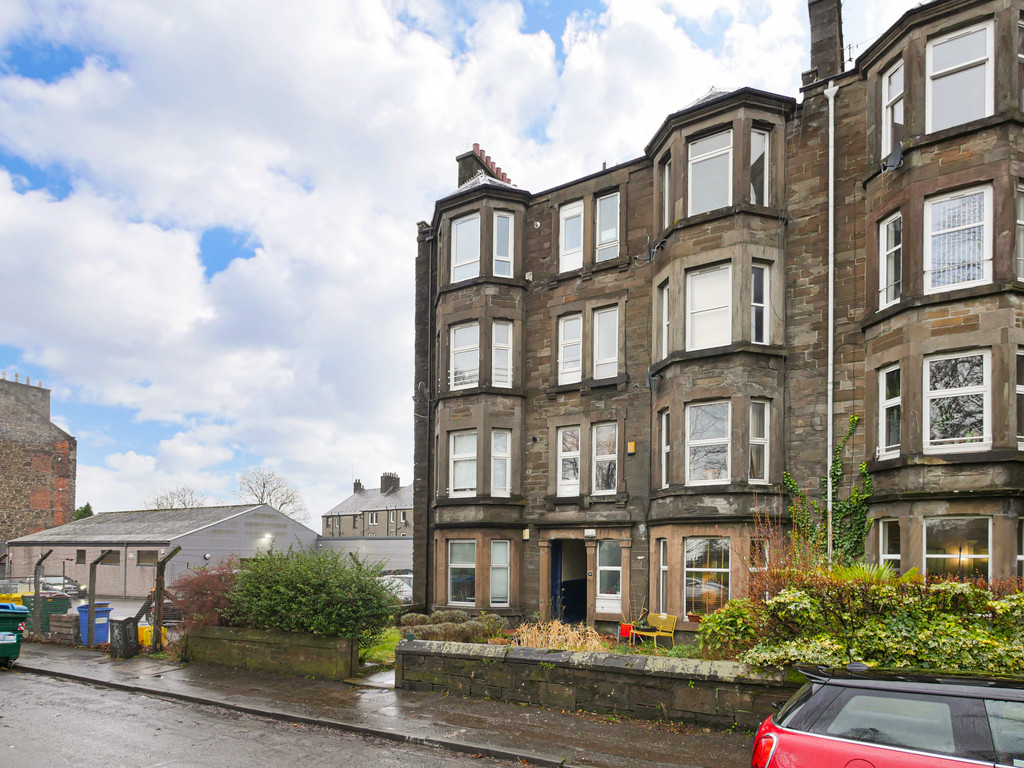 1 bed 1st Floor Flat for rent in Inveraldie. From Martin & Co - Dundee